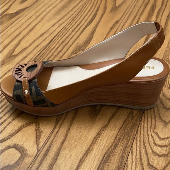 Fendi Zucca slingback platform sandals never worn - Picture 4 of 7